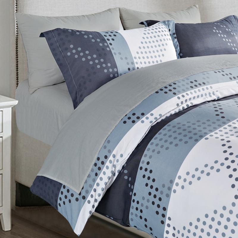 Full/Queen Duvet Cover and Pillow Shams