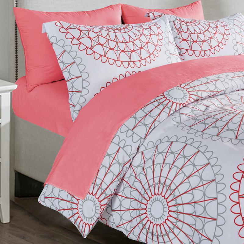 Full/Queen Duvet Cover and Pillow Shams