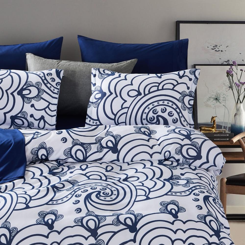 Full/Queen Duvet Cover and Pillow Shams